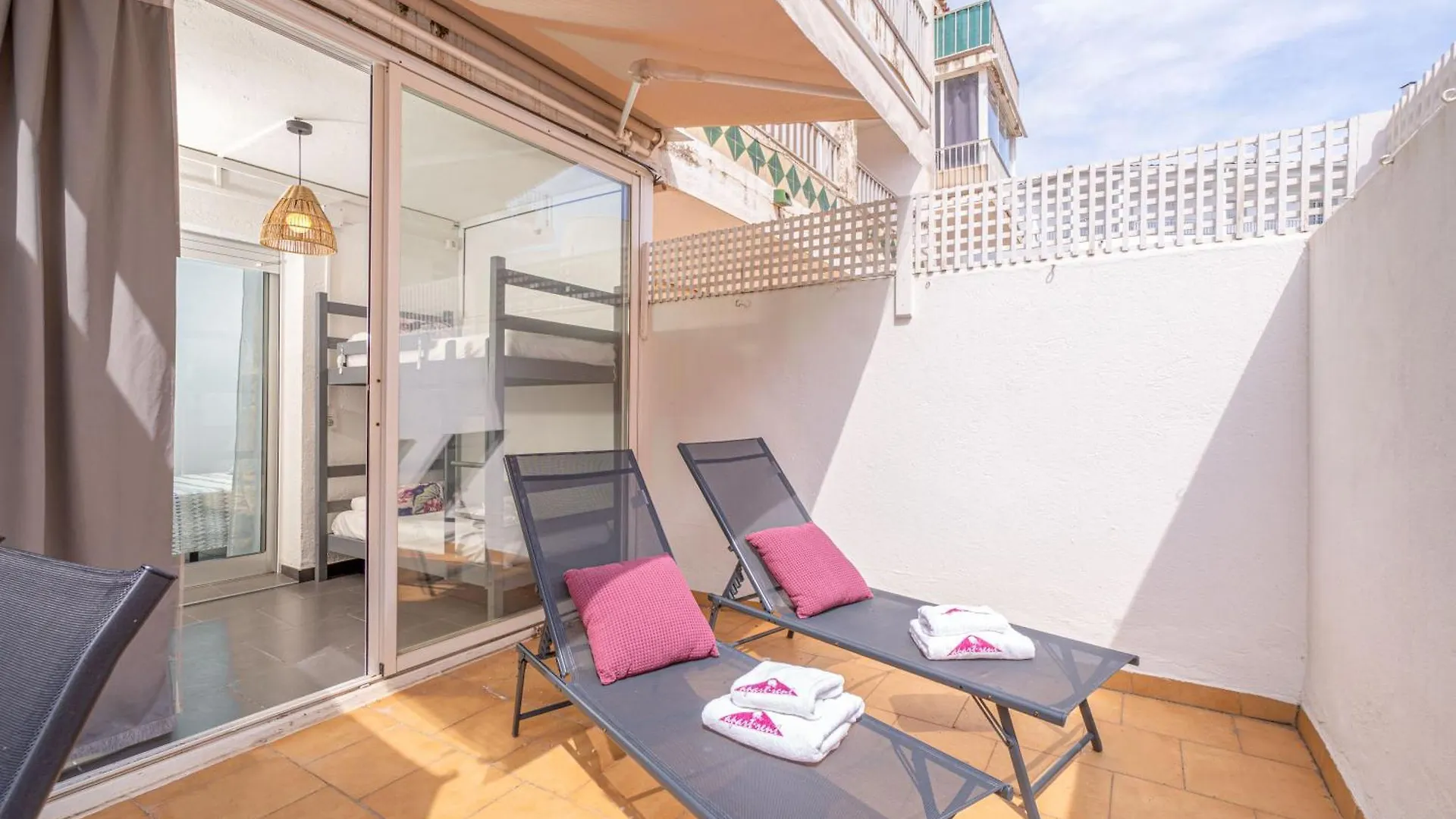 Apart-Rent Apartment Pattaya 0159 Ampuriabrava España