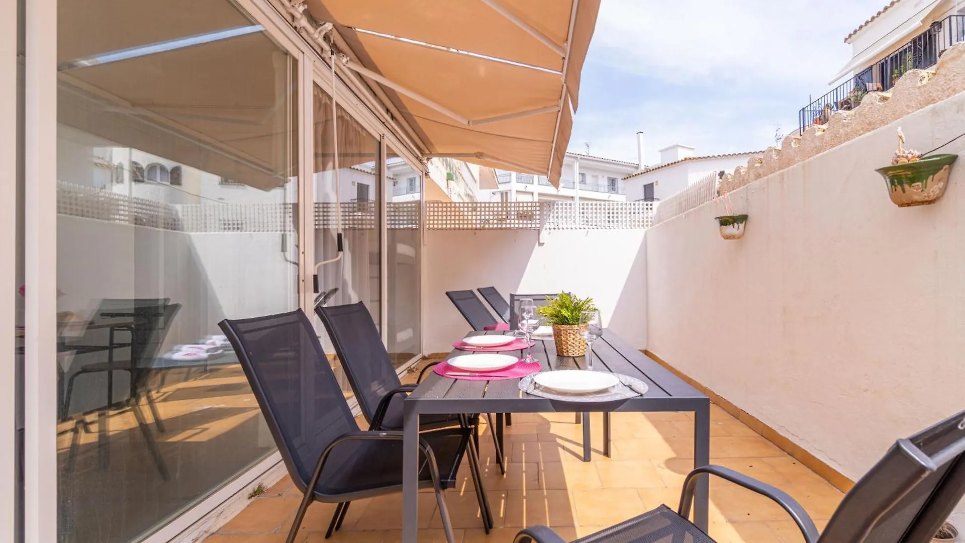 Apart-Rent Apartment Pattaya 0159 Ampuriabrava España